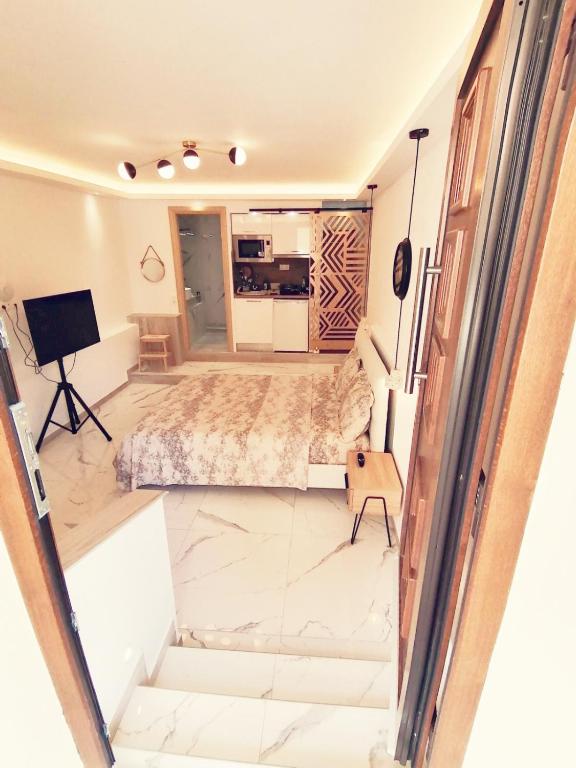 THEASIS 3 - B&B Néos Marmarás