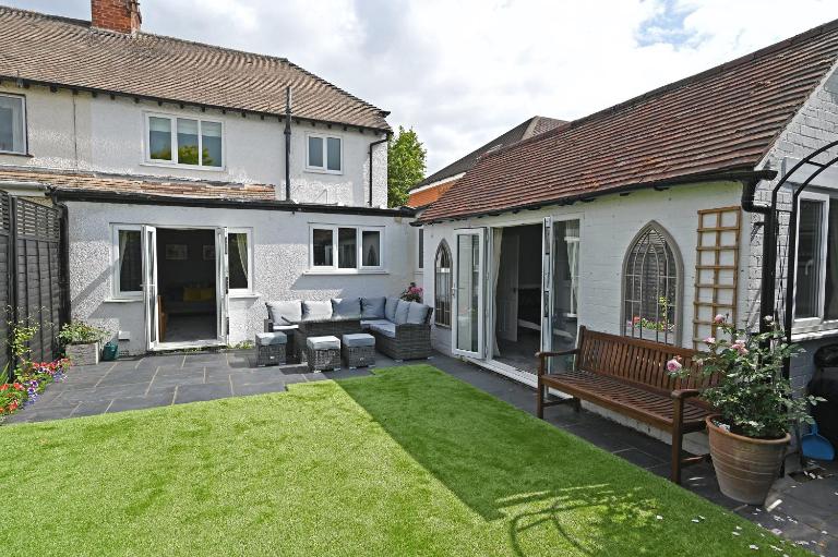 Central Townhouse with FREE onsite EV parking - Bed and Breakfast Stratford-upon-Avon