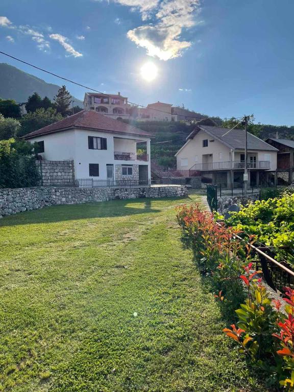 Country House Vukmanovic Bukovik - Bed and Breakfast Virpazar