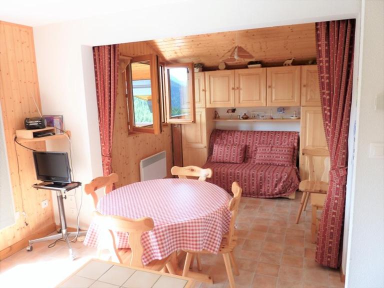 Spacieux 3 pièces avec balcon, parking et coin montagne - FR-1-573-104 - B&B Le Biot