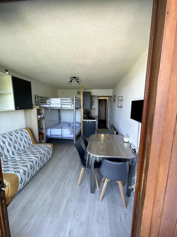 Studio au pied des pistes avec balcon 4/6 pers - B&B Villarembert