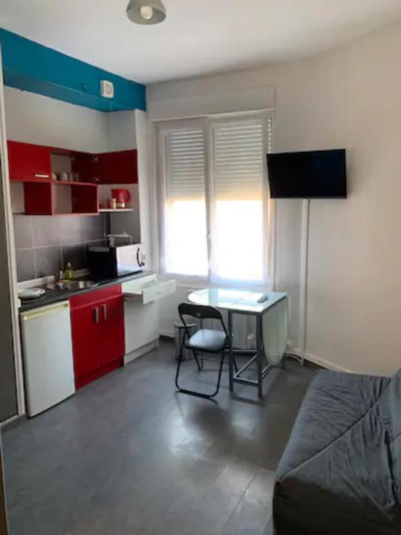 Studio 1 tout confort Avec wifi et Netflix - Bed and Breakfast Valenciennes