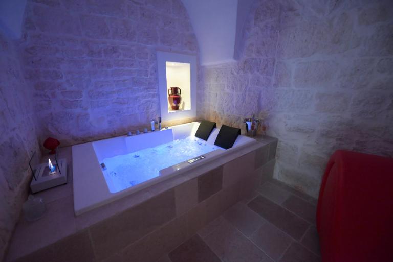 Pietra Bianca Luxury Suite Ostuni - Bed and Breakfast Ostuni