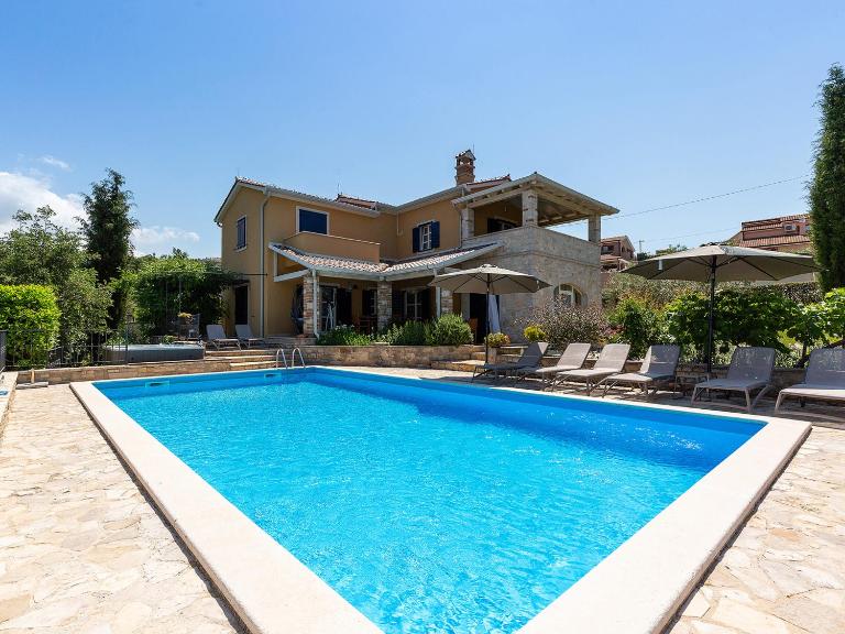 Villa Salvea with heated pool - Bed and Breakfast Montižana