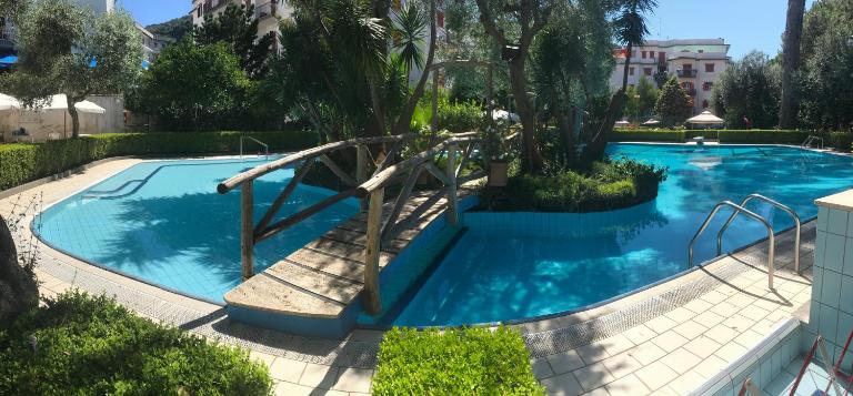 SORRENTO HOME e FLAT PARK AND POOL - Ferienwohnung Sorrent
