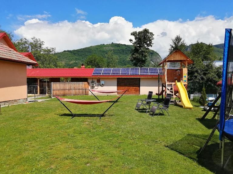Casa Stefi si Alexia - B&B Polovragi