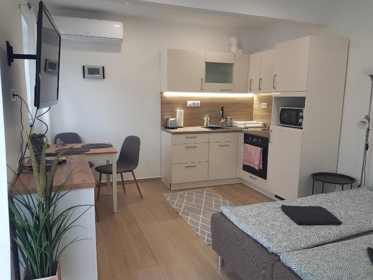 BL Beach Apartman - B&B Balatonlelle