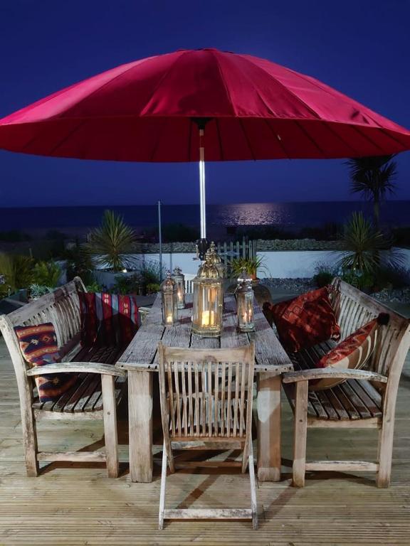 216 Coast Road, Ocean Bliss Direct Beach Access & Endless Waves - B&B Pevensey