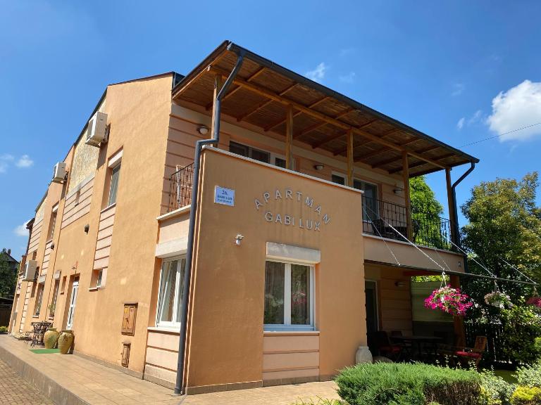 Gabi Lux Apartman - B&B Hajdúszoboszló