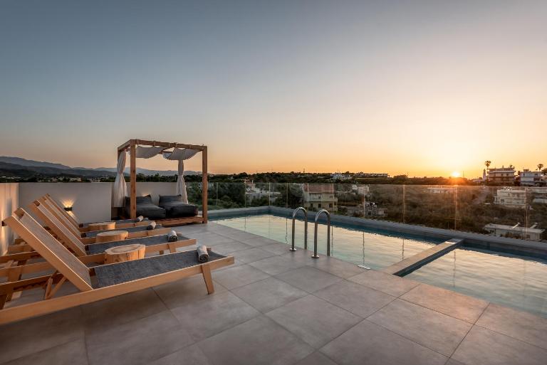 Soleado Villa Chania rooftop heated pool - B&B Chania