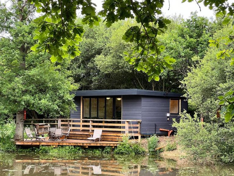 Cackle hill lakes, Kingfisher Lodge - B&B Biddenden