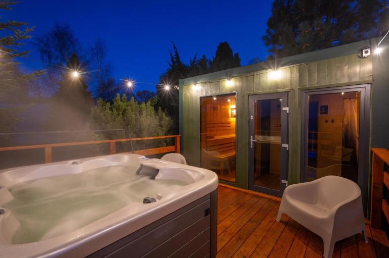 Dom w Domu - Izera Glamping - B&B Gajowka