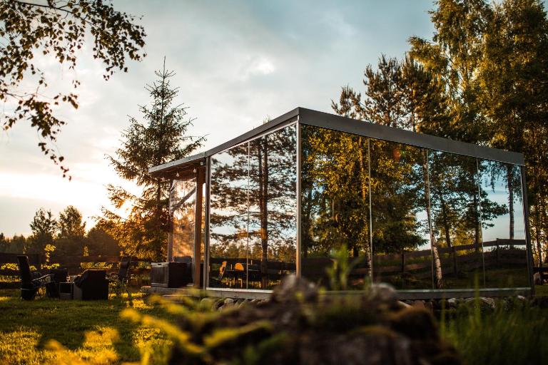 Mirror house - B&B Tīnūži