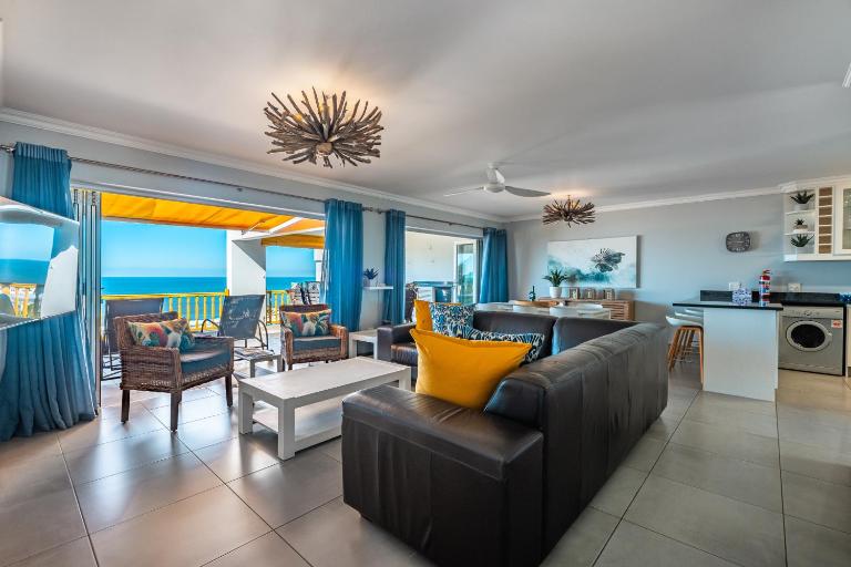 S3nsational Paros-Luxury steps away from the beach - B&B Ballito
