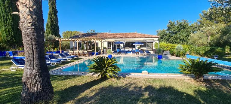 location Villa avec piscine chauffée - B&B Le Castellet