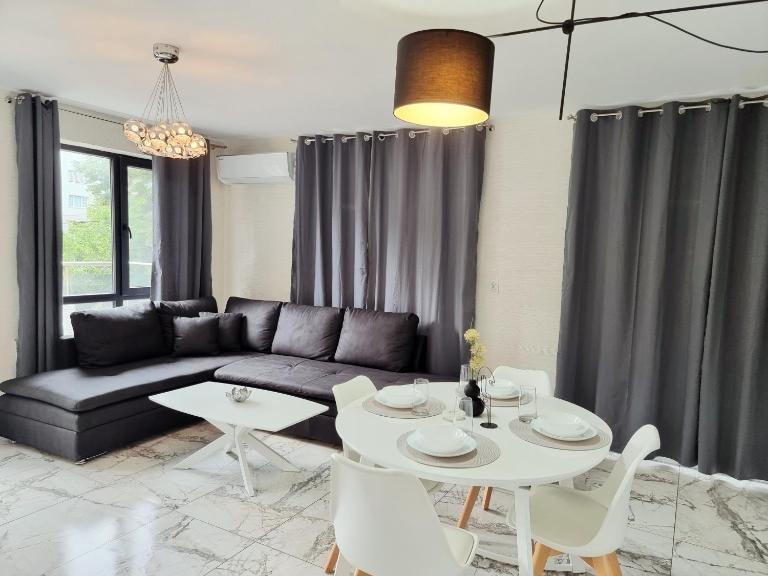 АПАРТАМЕНТ АМАЯ - B&B Sliven