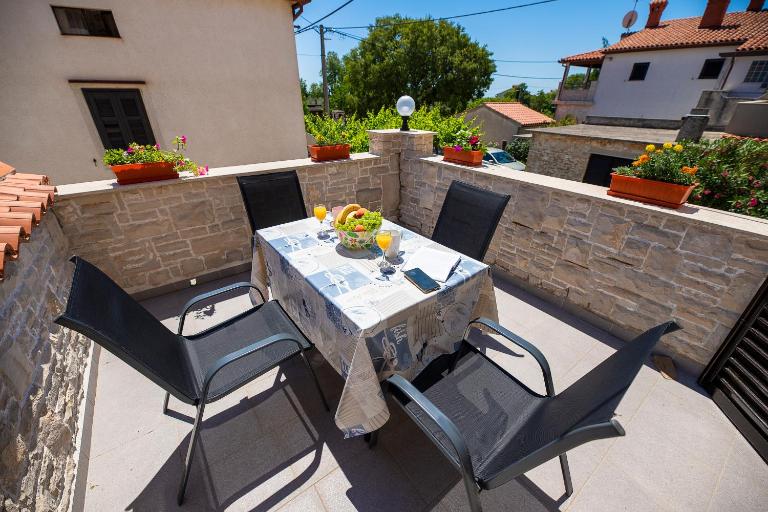 Apartman Luka - B&B Krnica