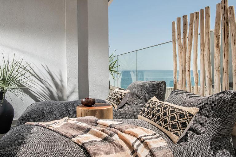 Khroma Luxury Suite 2 Beach front apartment - B&B Khersónisos