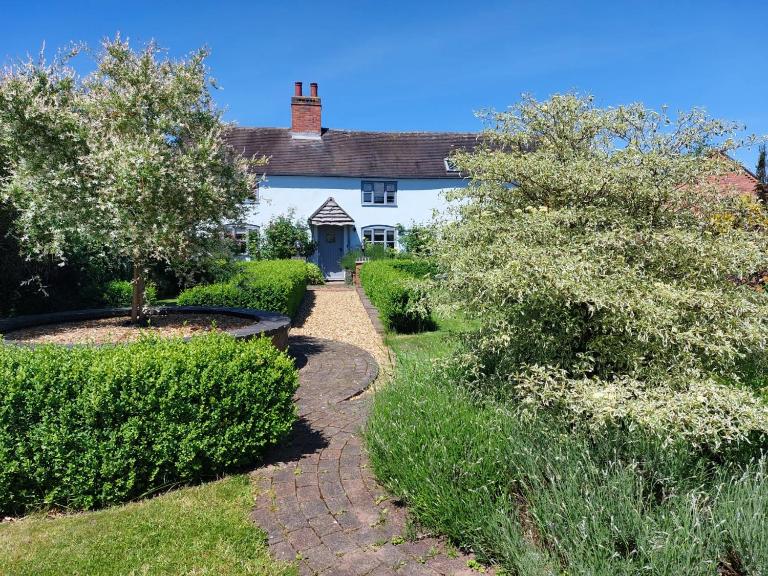 Beautiful 3 Bedroom Cottage - Picturesque Retreat - B&B Lichfield