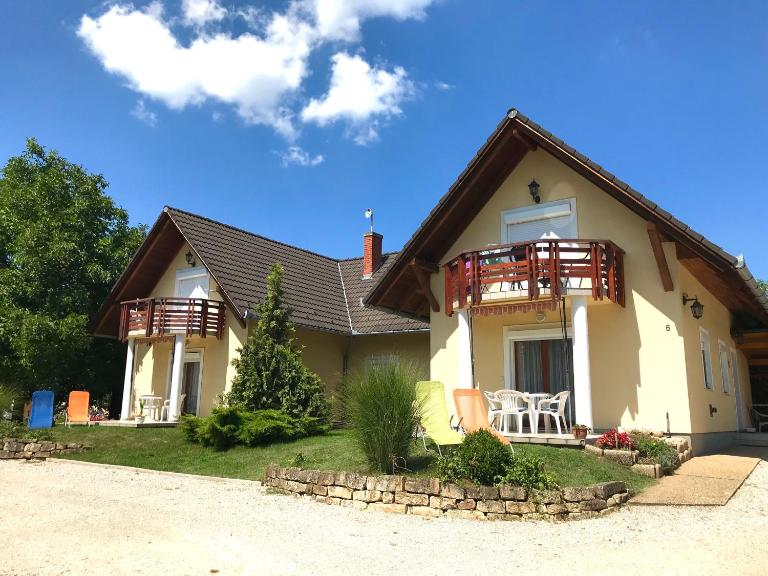 Cili's Apartments Vonyarcvashegy Balaton - B&B Vonyarcvashegy