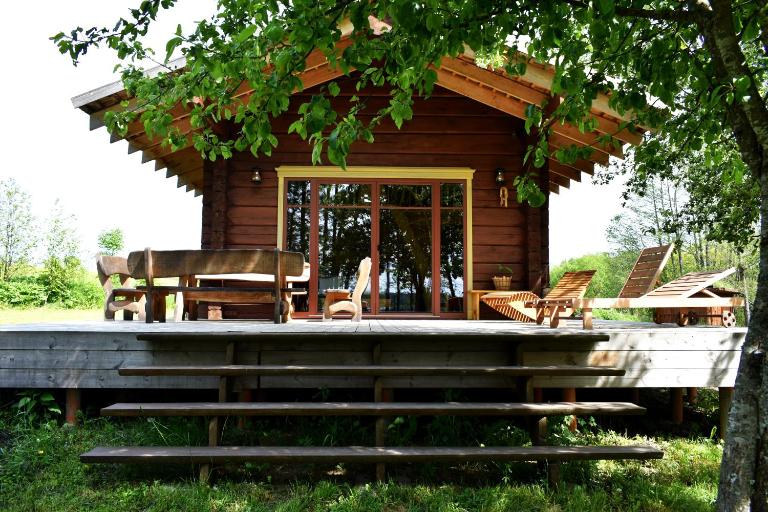 Kaimukas - namelis prie ežero keturiems - B&B Dvarčėnai