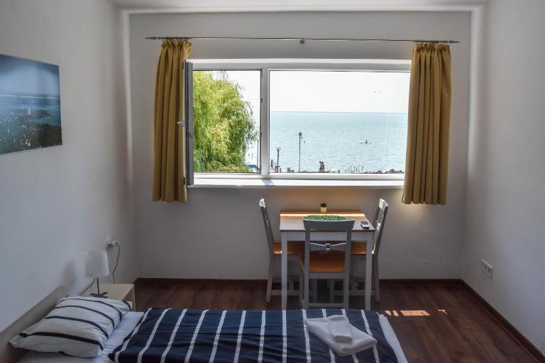 Wesselényi Strand apartmanok - Bed and Breakfast Balatonalmádi