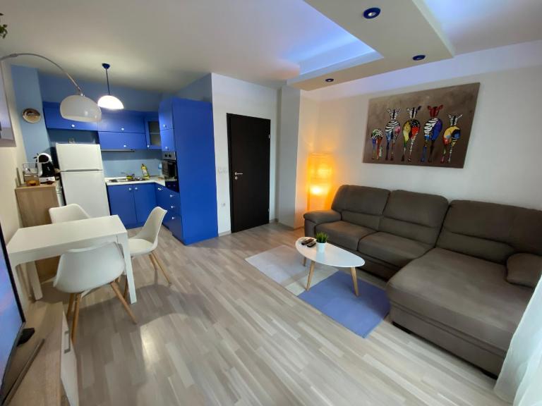Modern & Central 1BR Apartment with lovely terrace - B&B Filippopoli