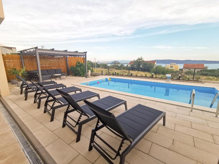 A4 Apartmani Kević - Bed and Breakfast Kutleše