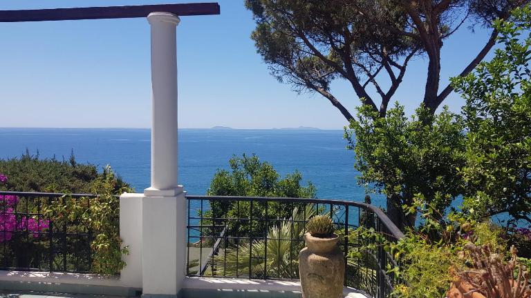 Amazing Villa seafront on Circeo Mountain - Chambres d'hôtes San Felice Circeo