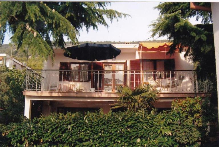Family apartment with terrace - B&B Cherso (città)
