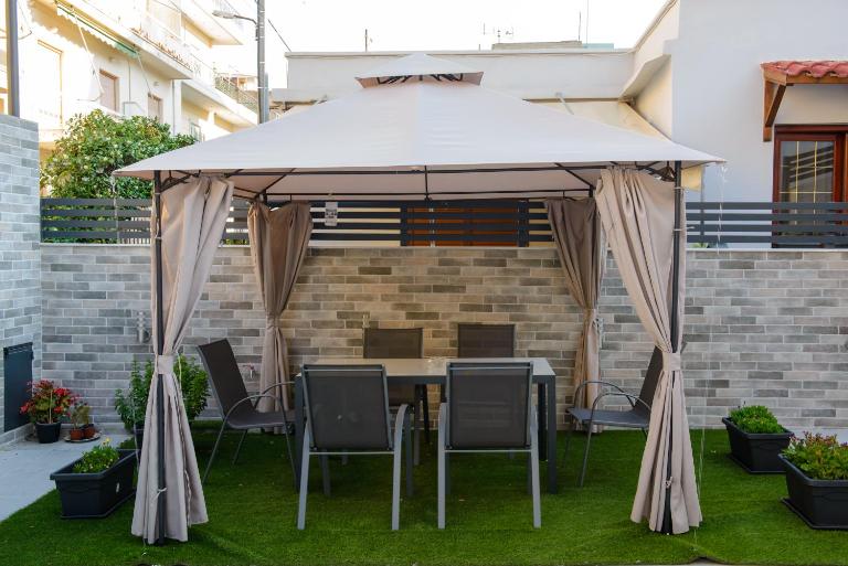 Casa d' Irene near airport, 200 mtrs from the beach, Artemis center - B&B Loutsa