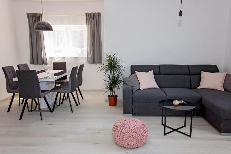 Apartment Stocic - B&B Rogoznica
