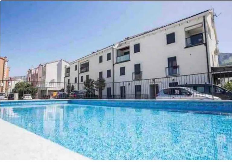 Schönes Apartment ALINA,mit Meerblick ,Strand 100m - Ferienwohnung Podstrana