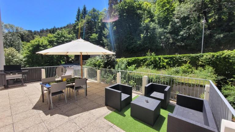 St Nectaire- Appartement Terrasse Privée- 4 personnes - B&B Saint-Nectaire