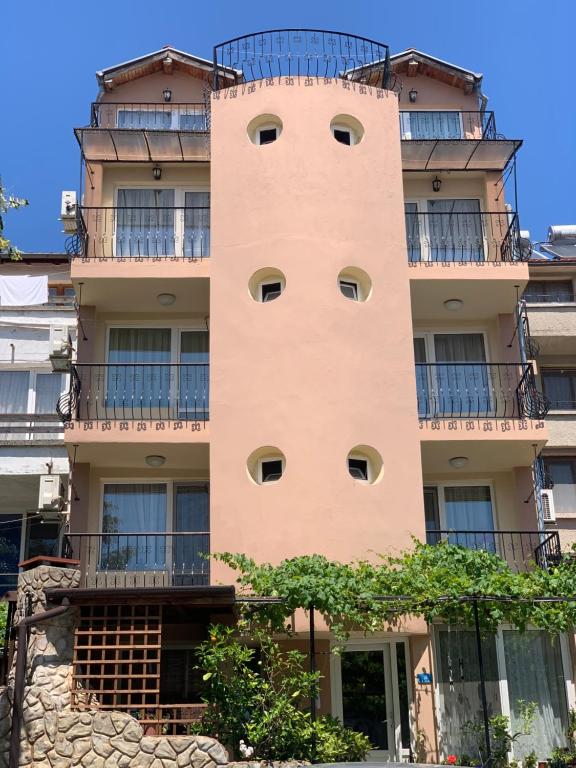 Къща за гости Вероника - B&B Sozopol
