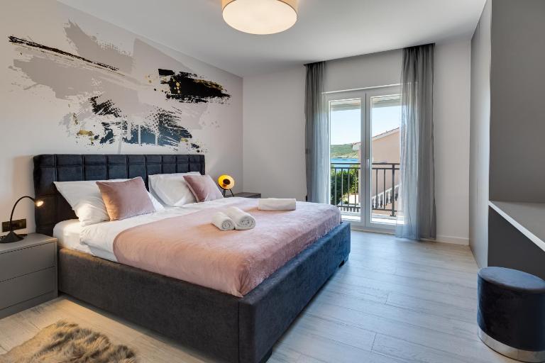 Apartment By The Sea - B&B Posedarje