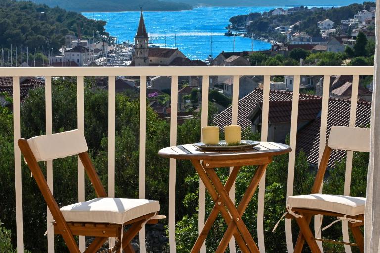 Dream Apartment Milna - B&B Milna