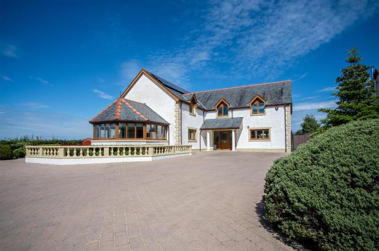 Knights Rest - 4 Bed Holiday Home - Princes Gate - Bed and Breakfast Narberth