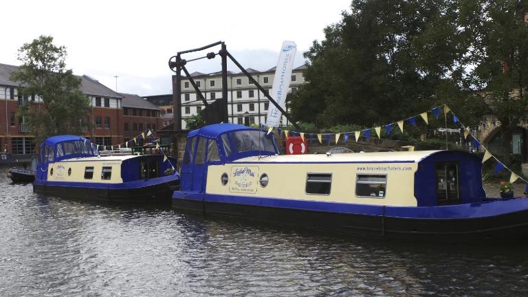 Houseboat Hotels - B&B Sheffield