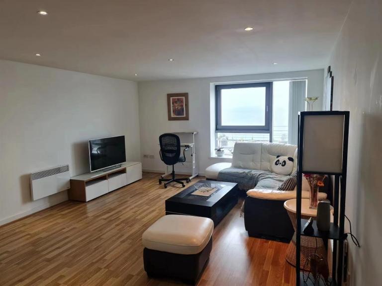 Stunning Waterfront Western harbour Apartment - B&B Edimburgo