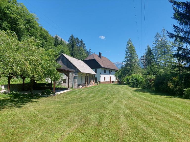 Holiday house Pr Robč - B&B Bovec