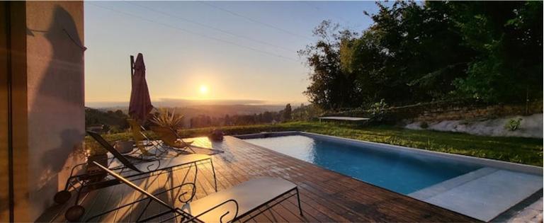 Villa avec piscine et vue admirable sur la nature - B&B Saint-Romain-au-Mont-d'Or
