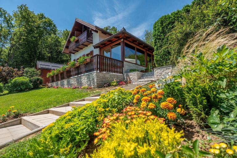 Holiday Home Mare near River - B&B Karlovac