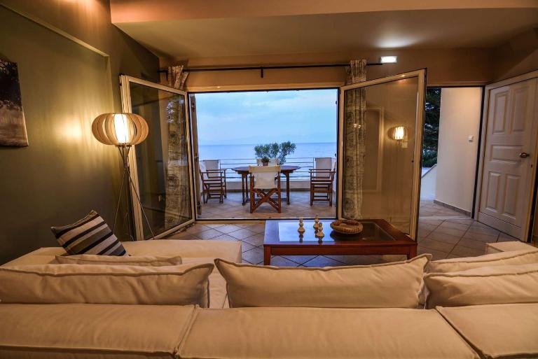 Aigli Luxurious Villa - Chambres d'hôtes Káto Pitsá