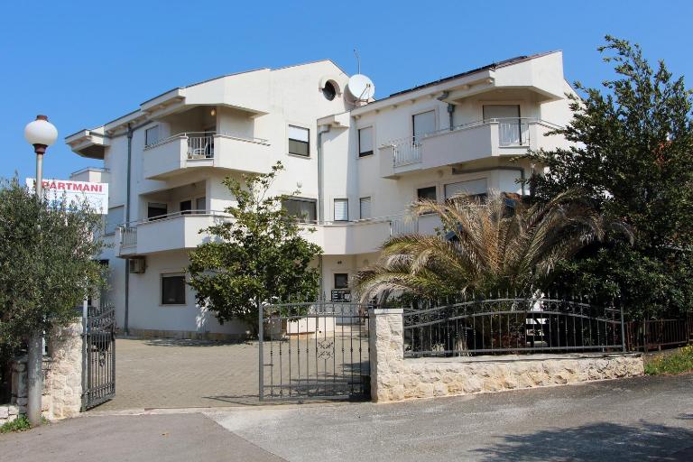Apartmani Amado/Lozic - B&B Zara