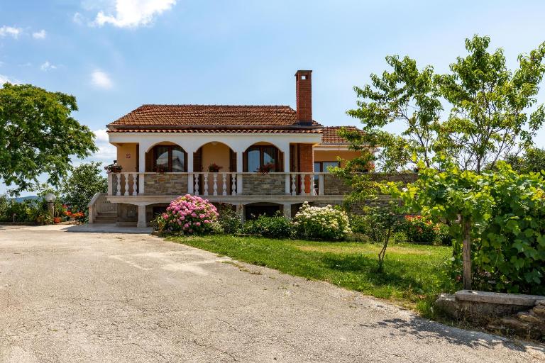 Apartment Stancija 56 - Chambres d'hôtes Kašćerga