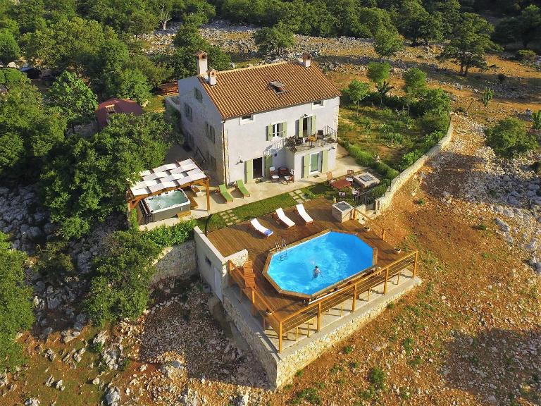 Stone House Rosuja - B&B Ivanje