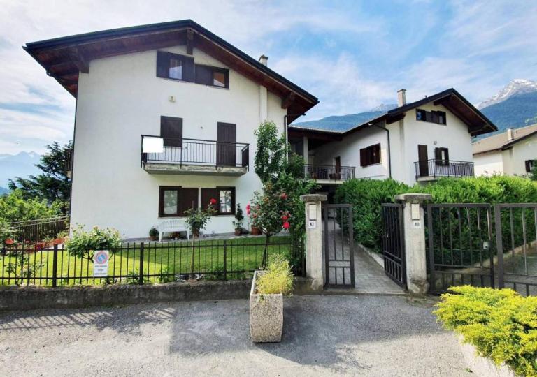 Casa di 2 piani ai piedi della Valtournenche CIR 0032 - B&B Châtillon
