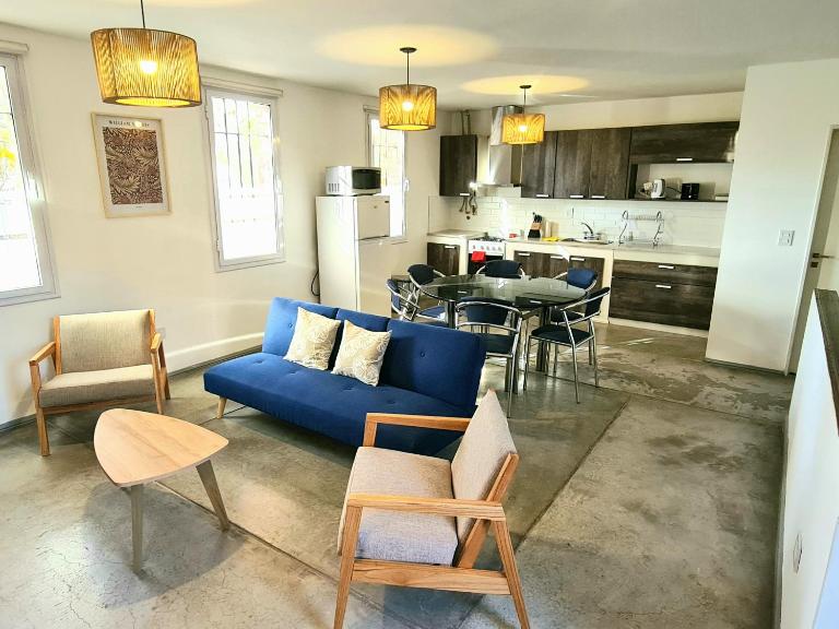 Modern house with garden close to Arístides - B&B Mendoza