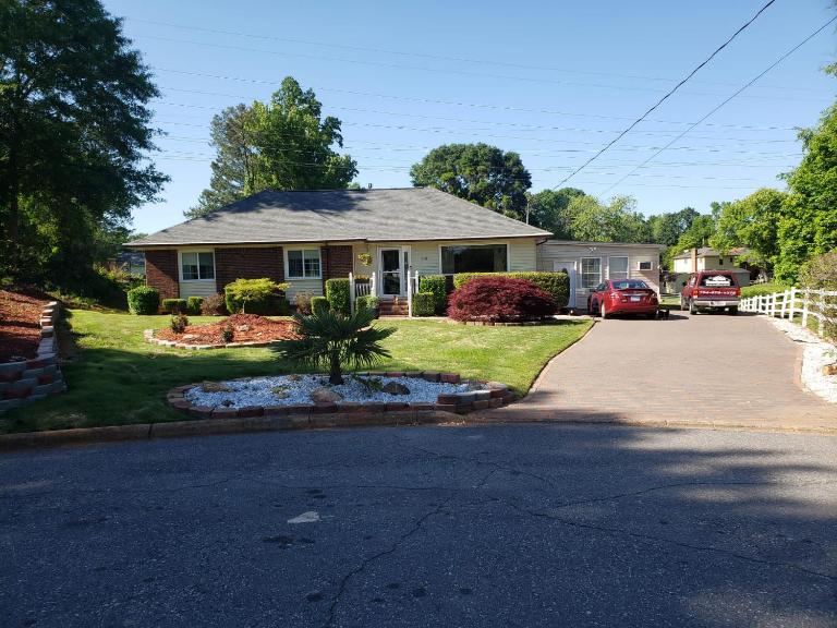 Bright & Spacious Studio Close to CLT Airport - B&B Gastonia